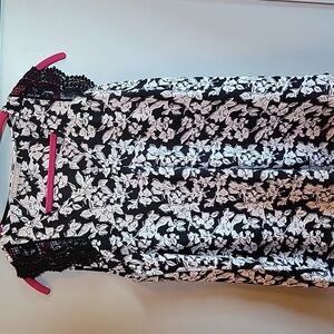 Women's sleeveless shirt